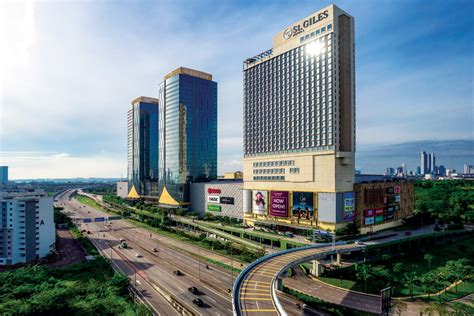 Swarovski Mid Valley Southkey .
